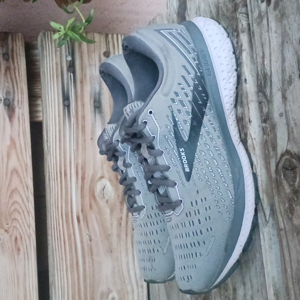 Brooks Gray Athletic Shoes - Picture 3 of 13